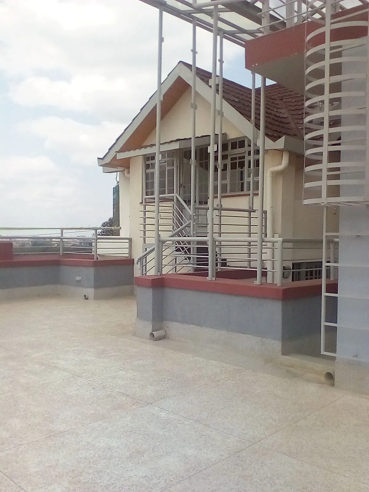 Modern Secure 1 Bedroom Apartment Near Aga Khan Hospital